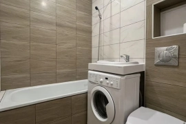 2-к. квартира, 48 м², 1/3 эт.